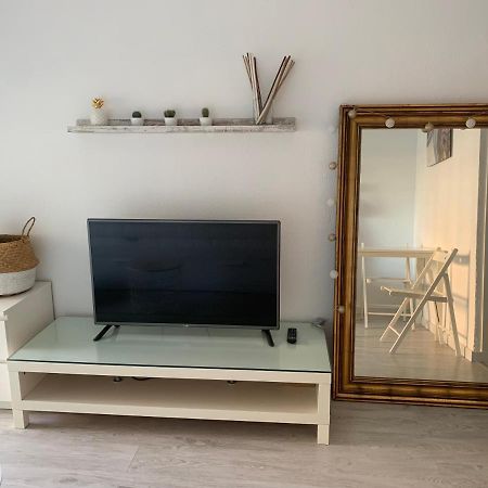 Acogedor Estudio En Primera Linea De Playa Benalmádena Exteriér fotografie