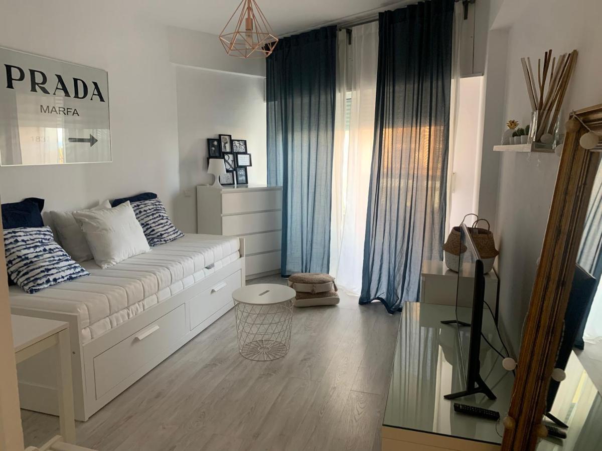 Acogedor Estudio En Primera Linea De Playa Benalmádena Exteriér fotografie