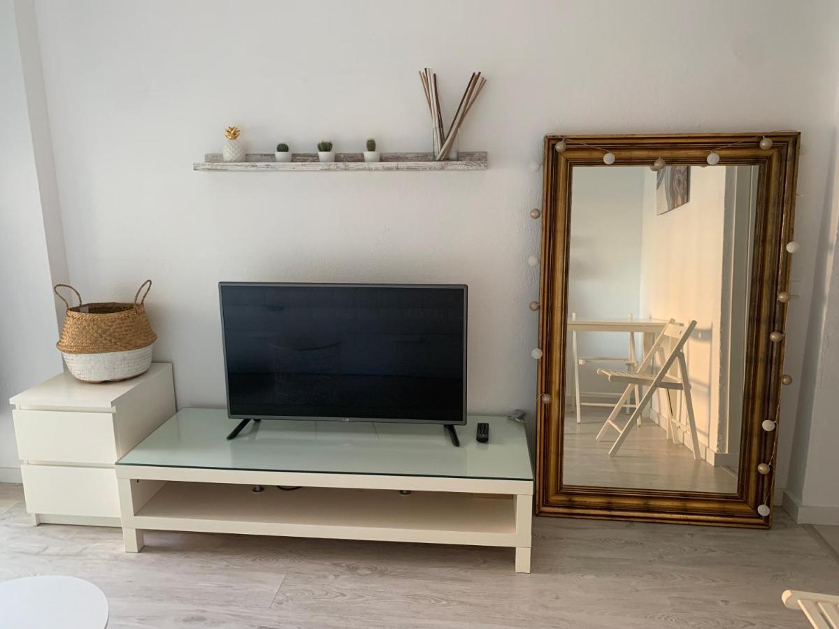 Acogedor Estudio En Primera Linea De Playa Benalmádena Exteriér fotografie