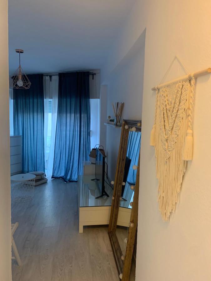 Acogedor Estudio En Primera Linea De Playa Benalmádena Exteriér fotografie