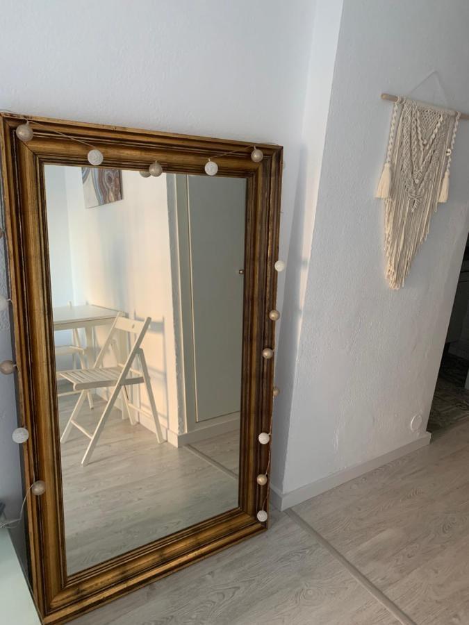 Acogedor Estudio En Primera Linea De Playa Benalmádena Exteriér fotografie